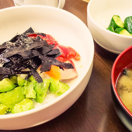 2018年8月誕生会（海鮮アボカド丼）